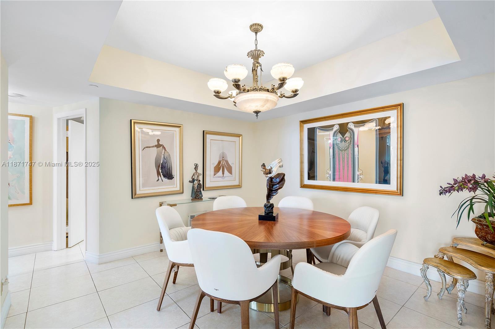 HAMPTONS WEST CONDO - Residential