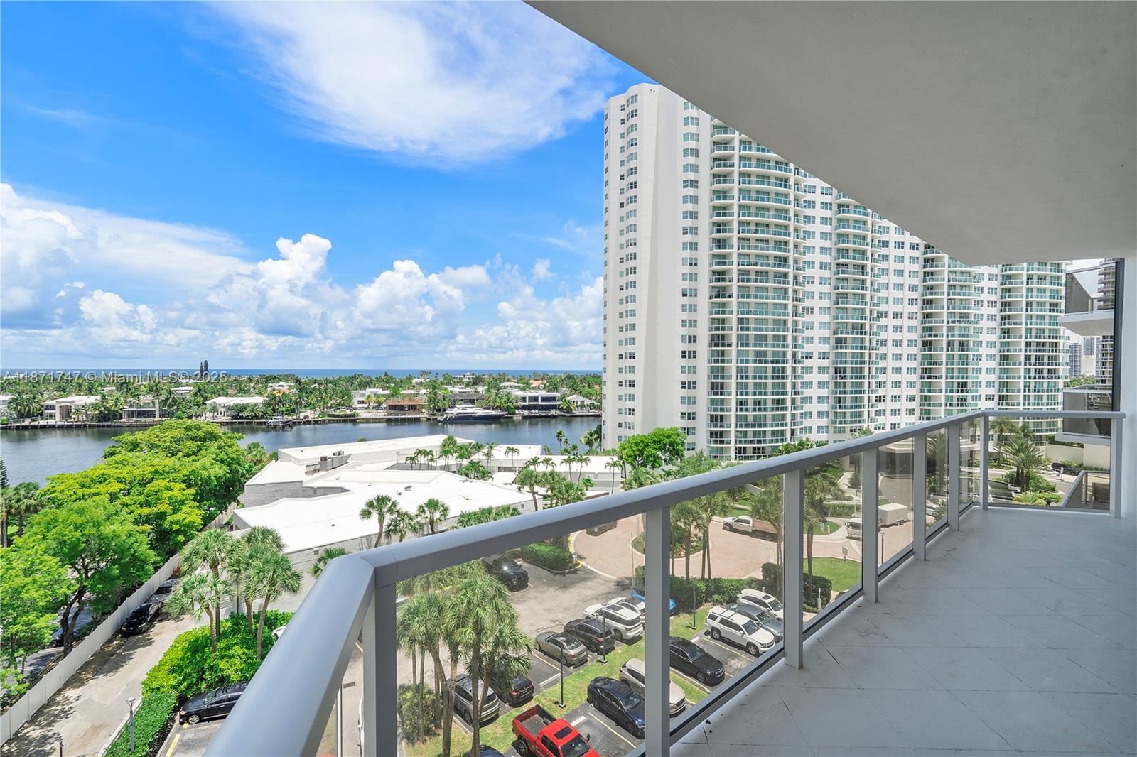 HAMPTONS WEST CONDO - Residential