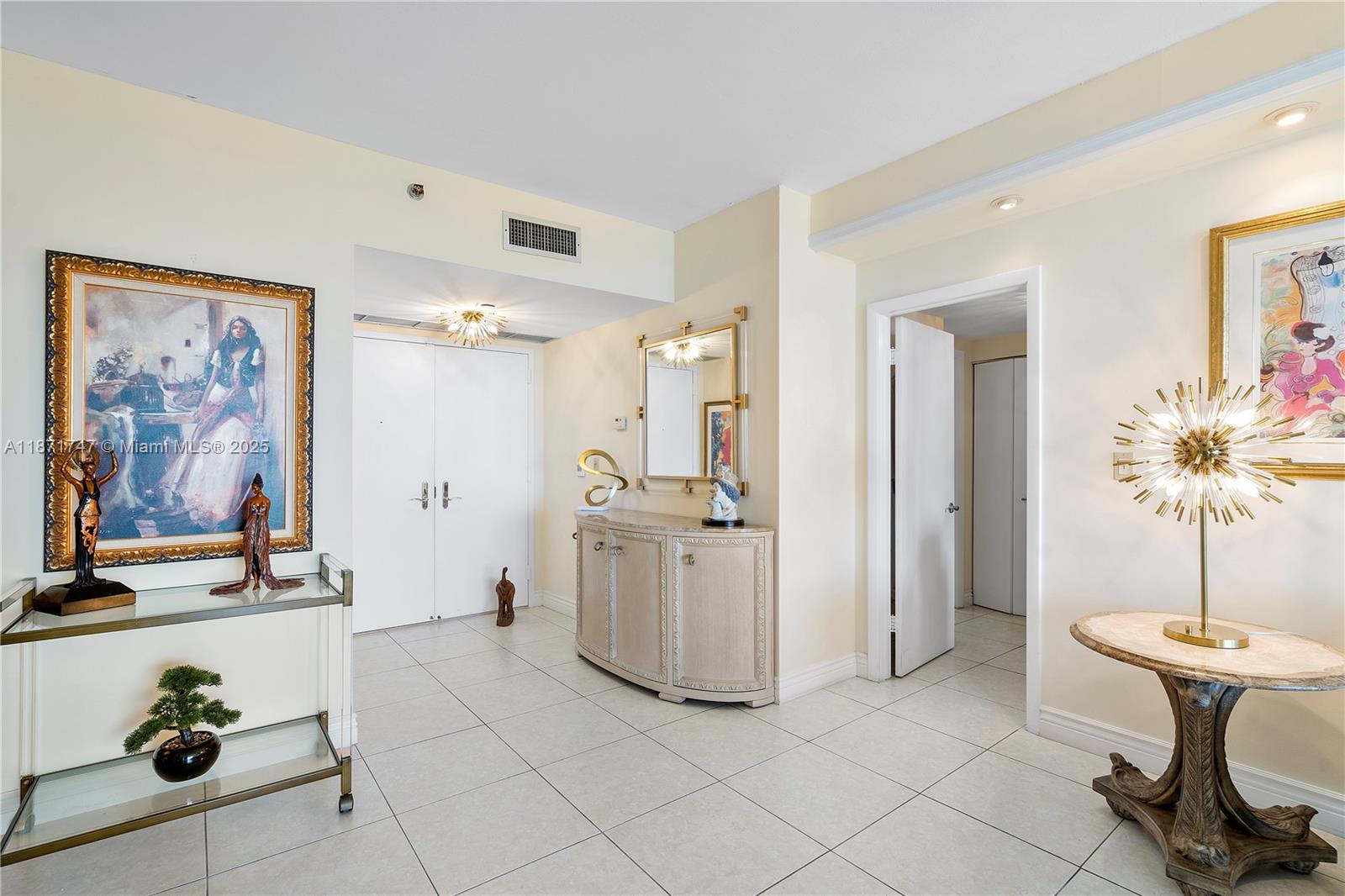 HAMPTONS WEST CONDO - Residential