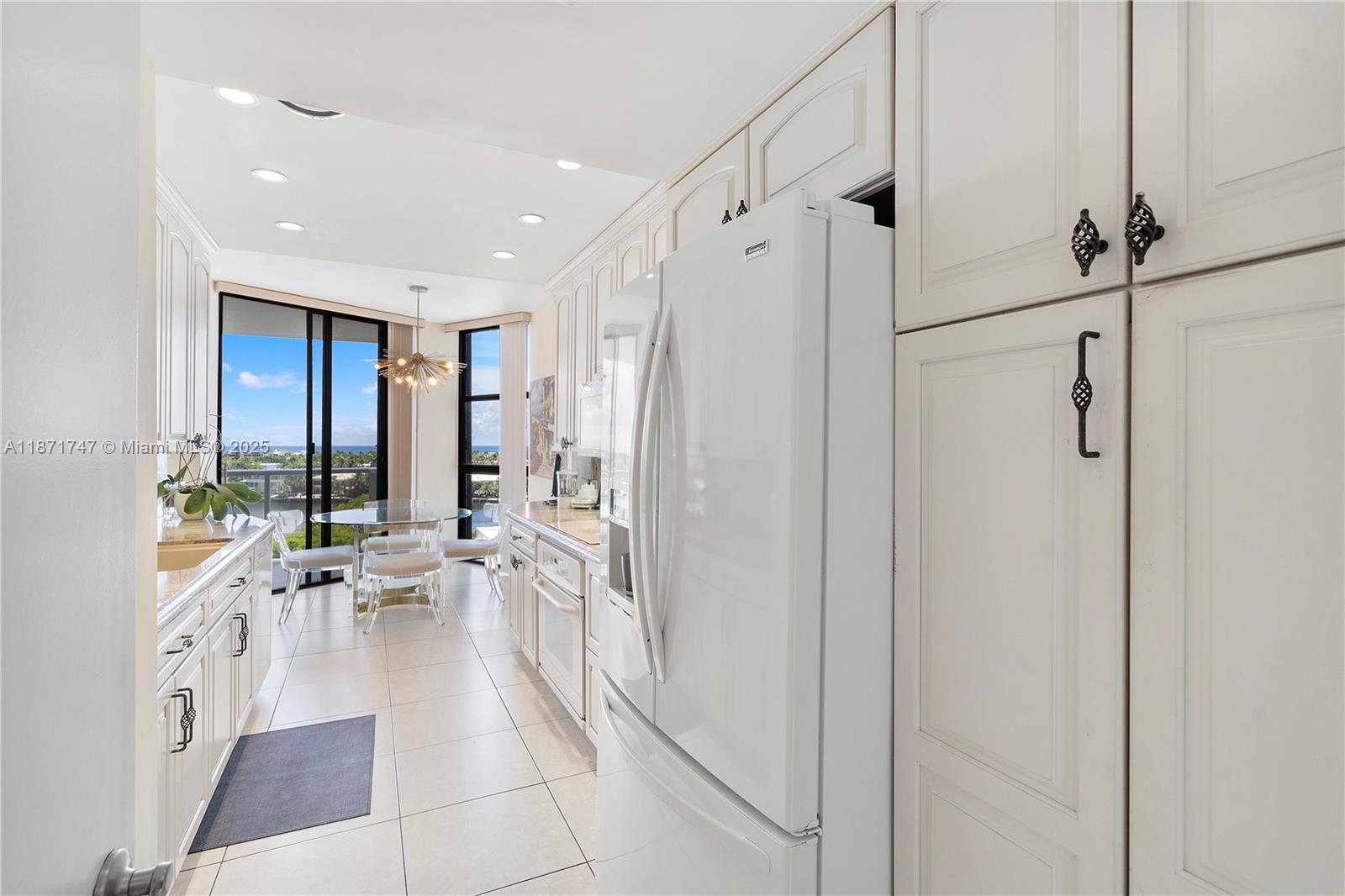 HAMPTONS WEST CONDO - Residential