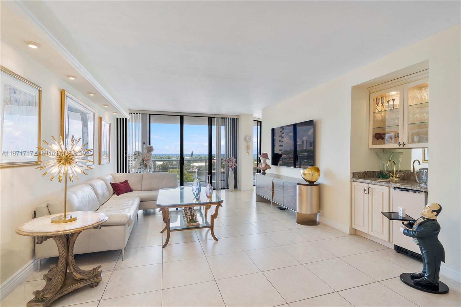 HAMPTONS WEST CONDO - Residential