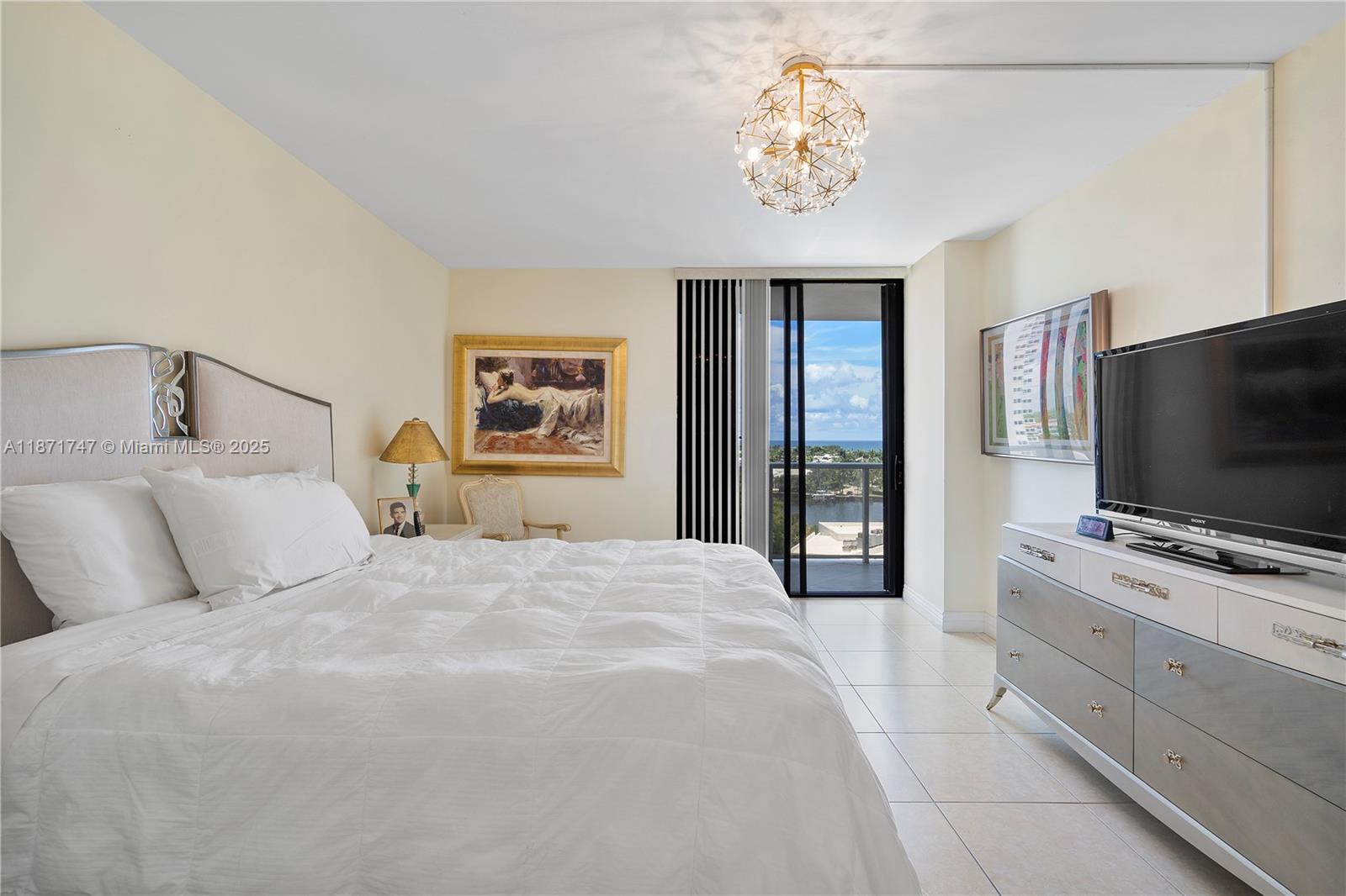 HAMPTONS WEST CONDO - Residential