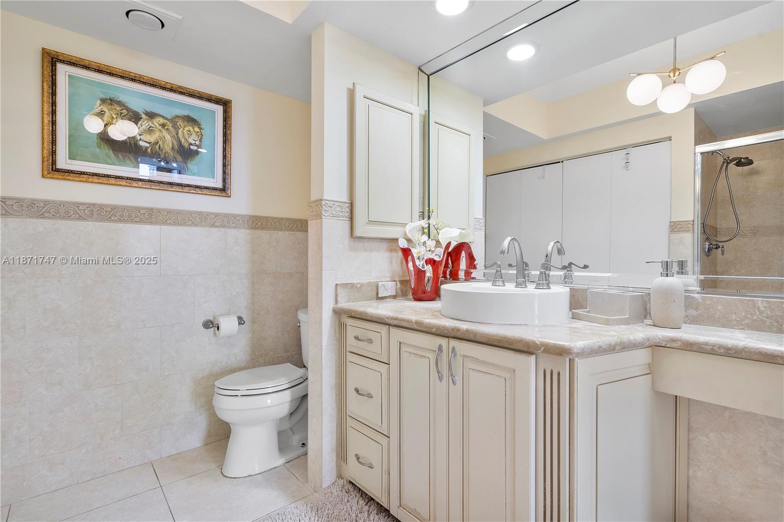 HAMPTONS WEST CONDO - Residential