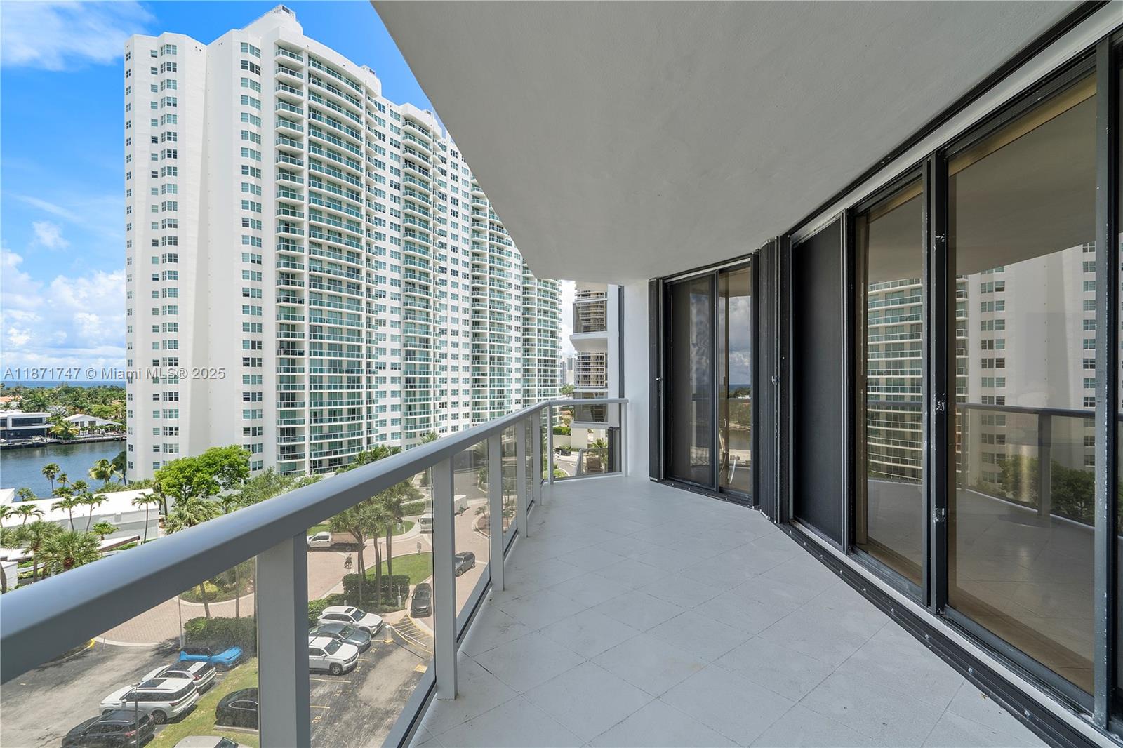 HAMPTONS WEST CONDO - Residential