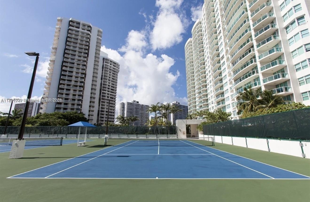 HAMPTONS WEST CONDO - Residential