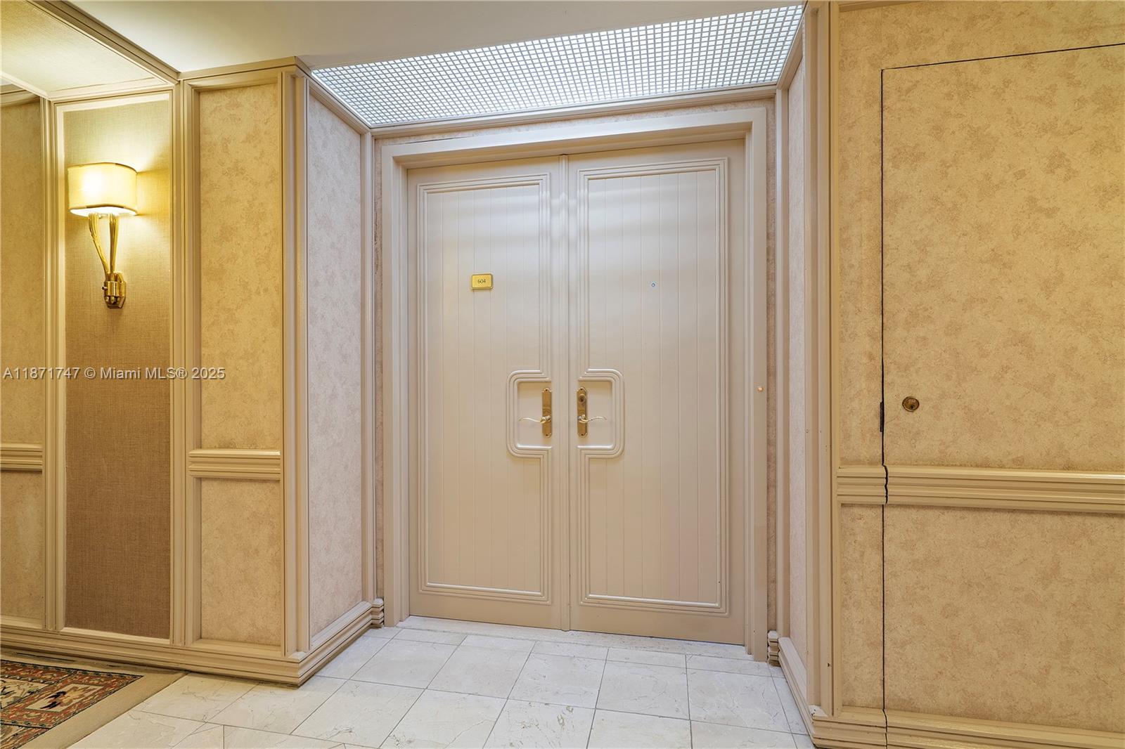 HAMPTONS WEST CONDO - Residential