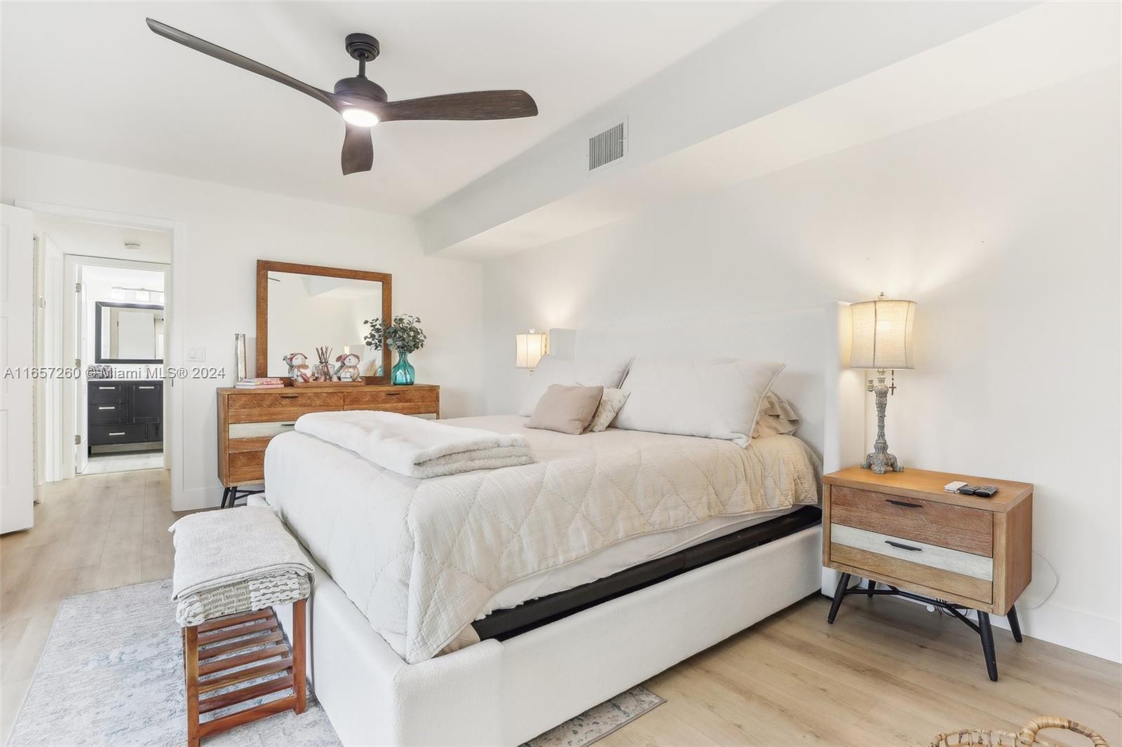 C H E ACRES - Residential
