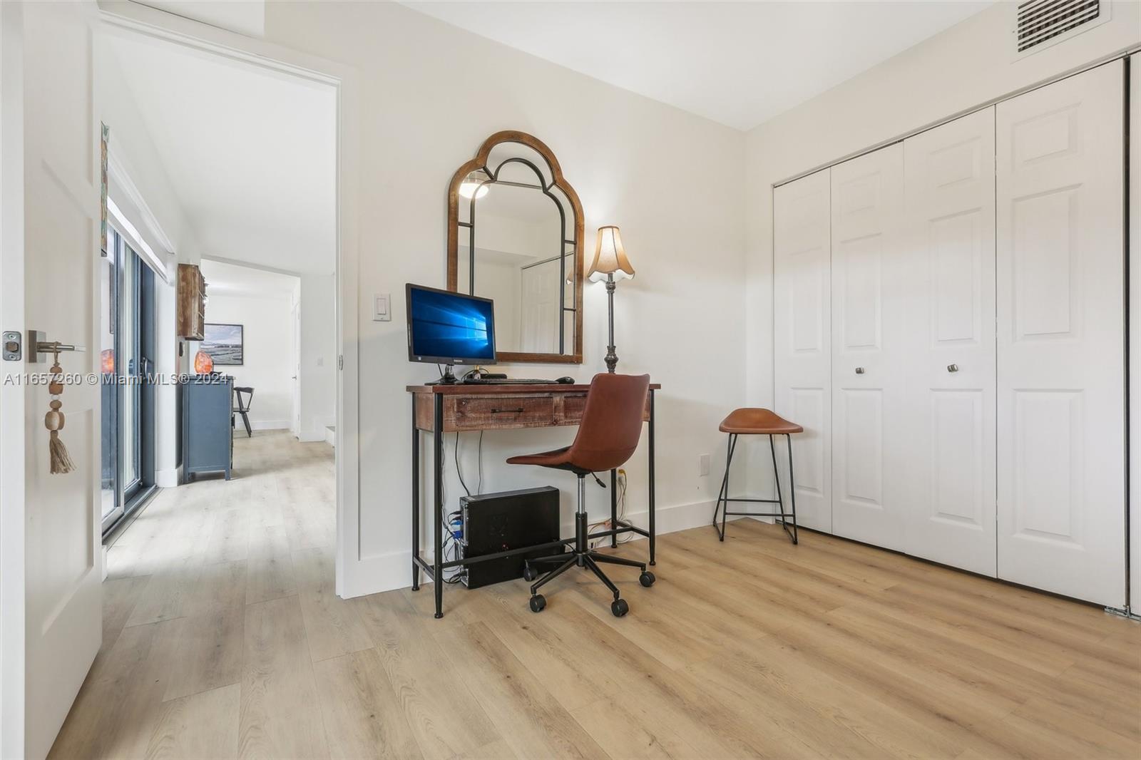 C H E ACRES - Residential