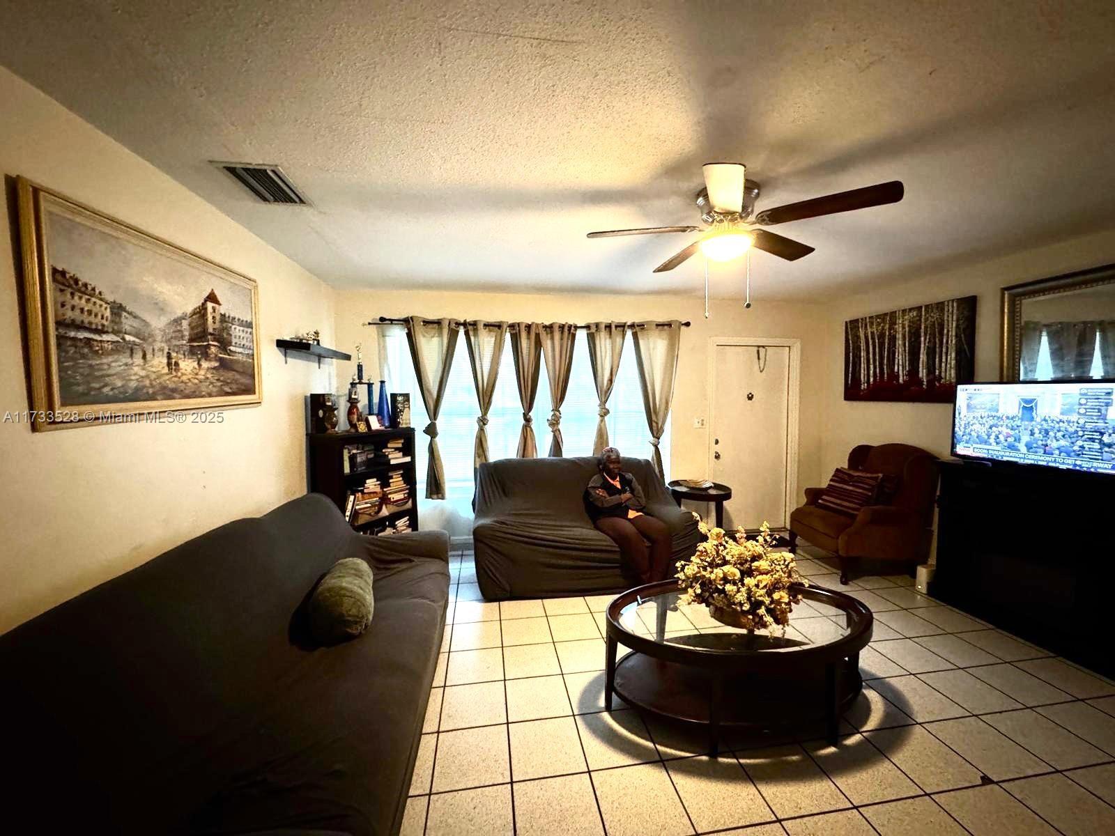 GOLD KEY VILLAS FIRST ADD - Residential