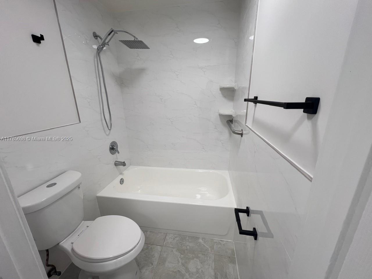 THE TROPICS AMD - Residential Lease