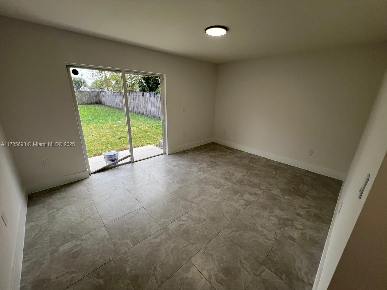 THE TROPICS AMD - Residential Lease