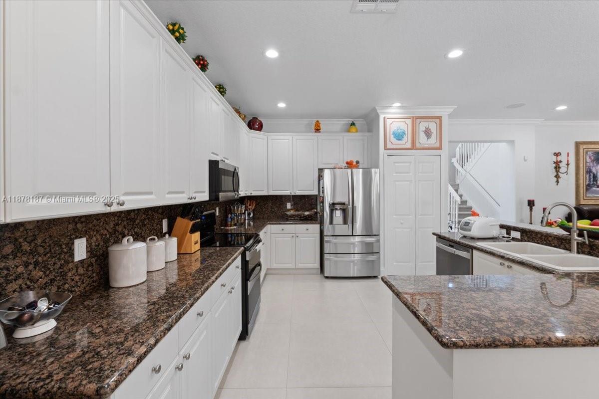 SILVER LAKES PHASE III RE - Residential