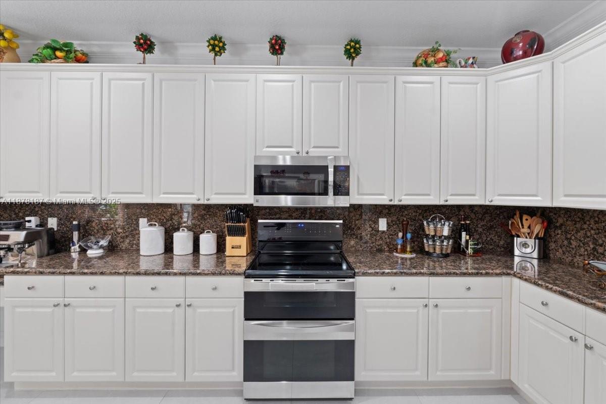 SILVER LAKES PHASE III RE - Residential