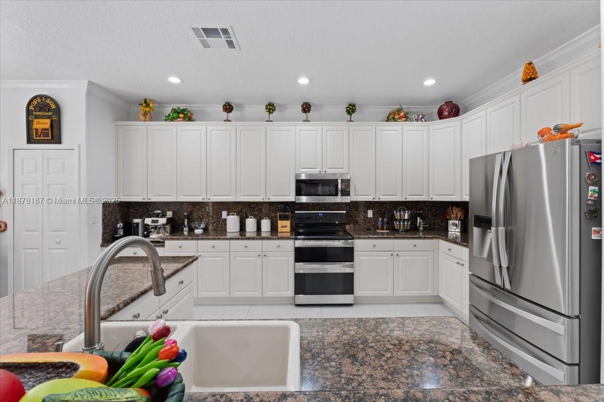 SILVER LAKES PHASE III RE - Residential