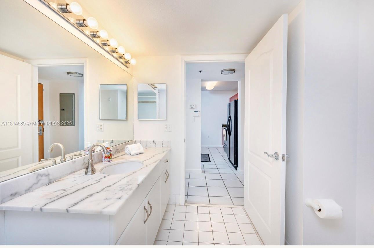 THE CLUB AT BRICKELL BAY - Residential Lease