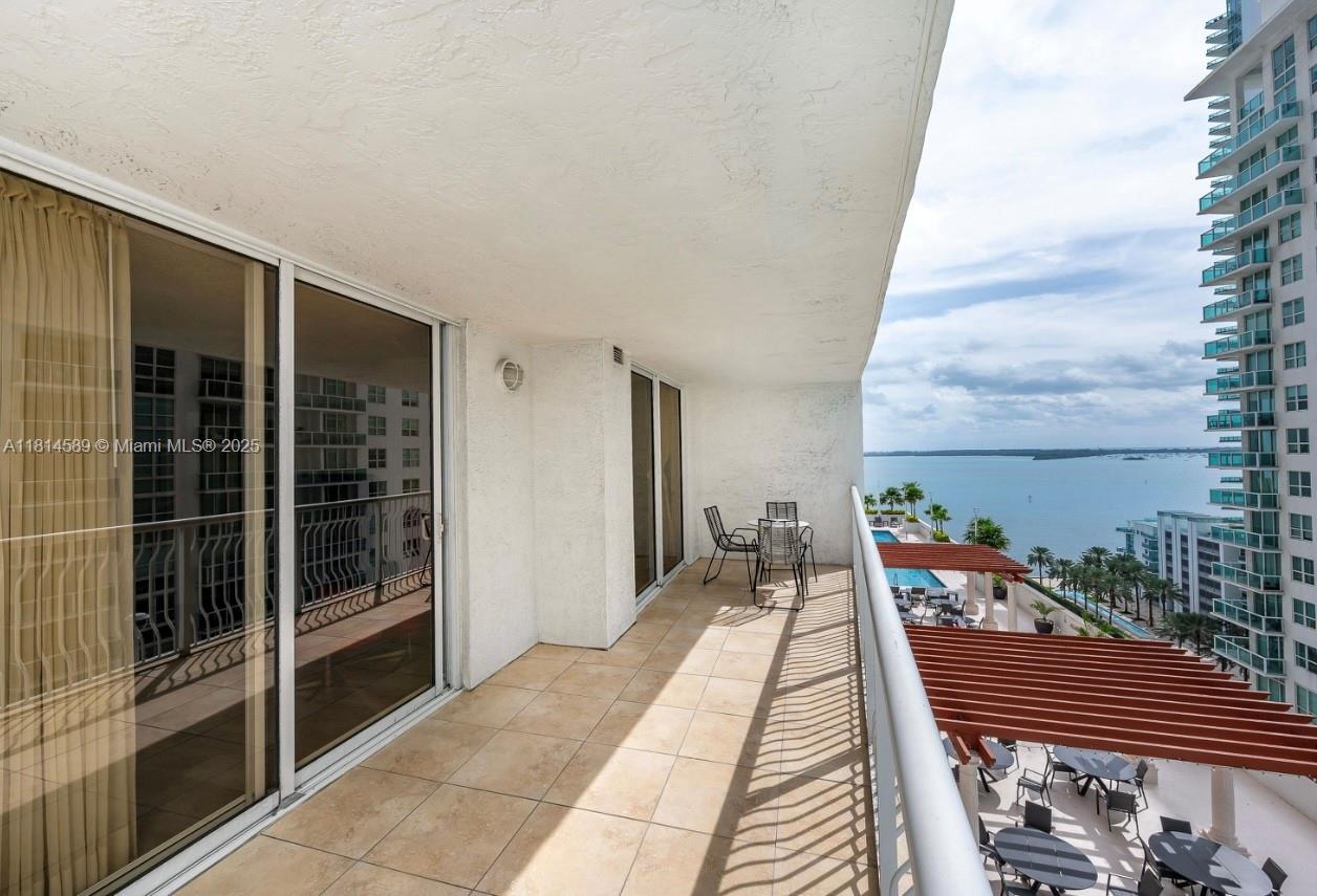 THE CLUB AT BRICKELL BAY - Residential Lease