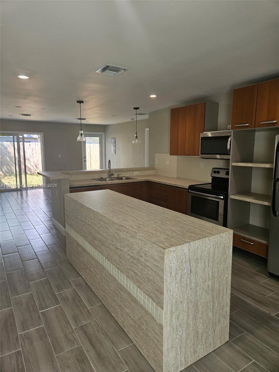 VISTA TOWNHOUSE SEC B - Residential