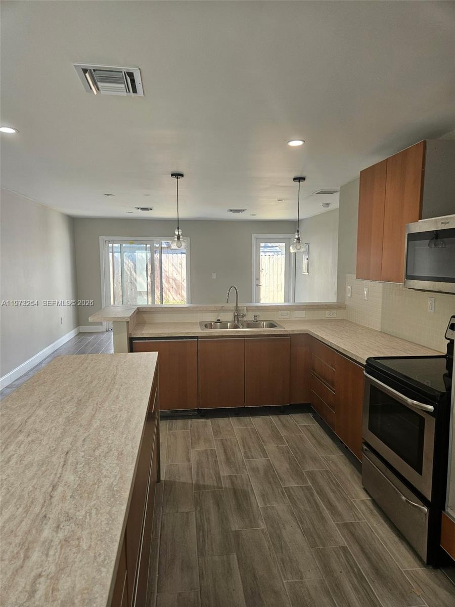 VISTA TOWNHOUSE SEC B - Residential