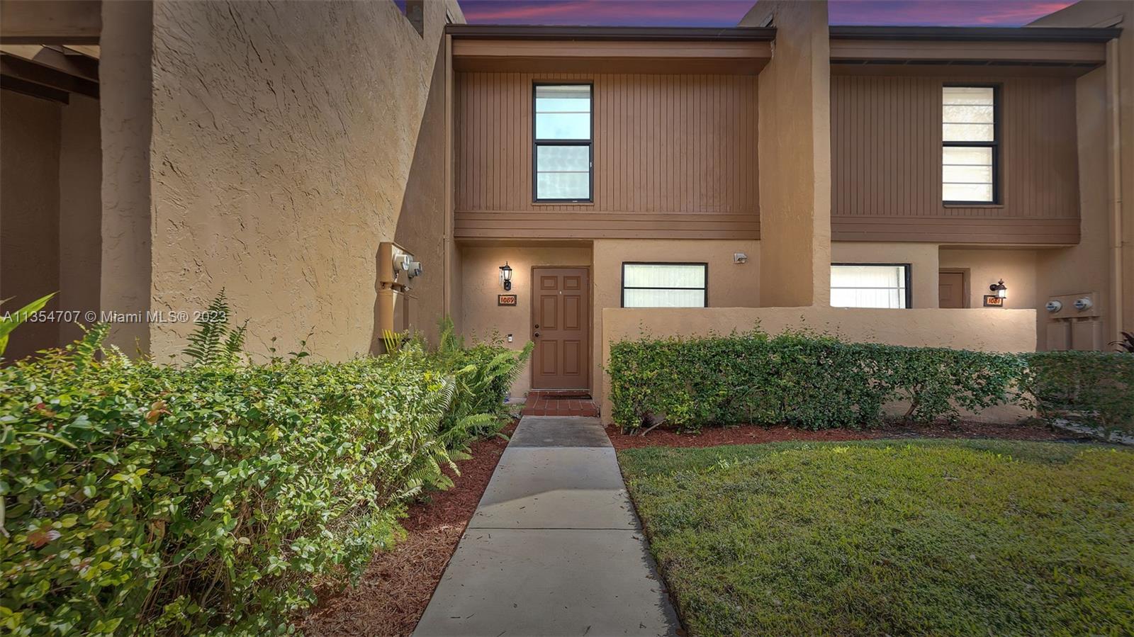 Photo 2 of 39 of 1089 NW 98th Ter 109 condo