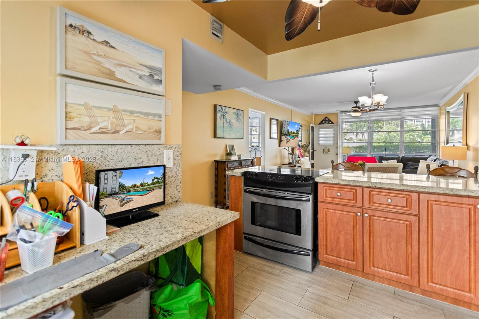 GOLDEN VIEW CONDO - Residential