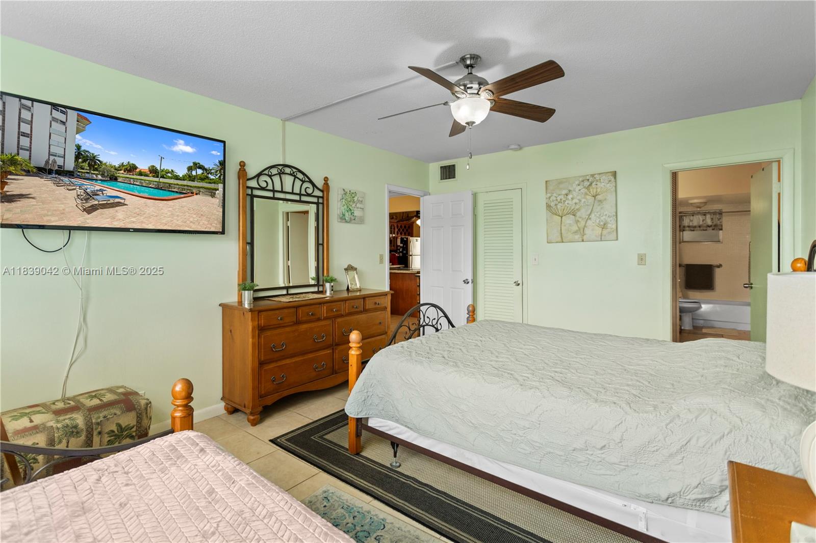 GOLDEN VIEW CONDO - Residential