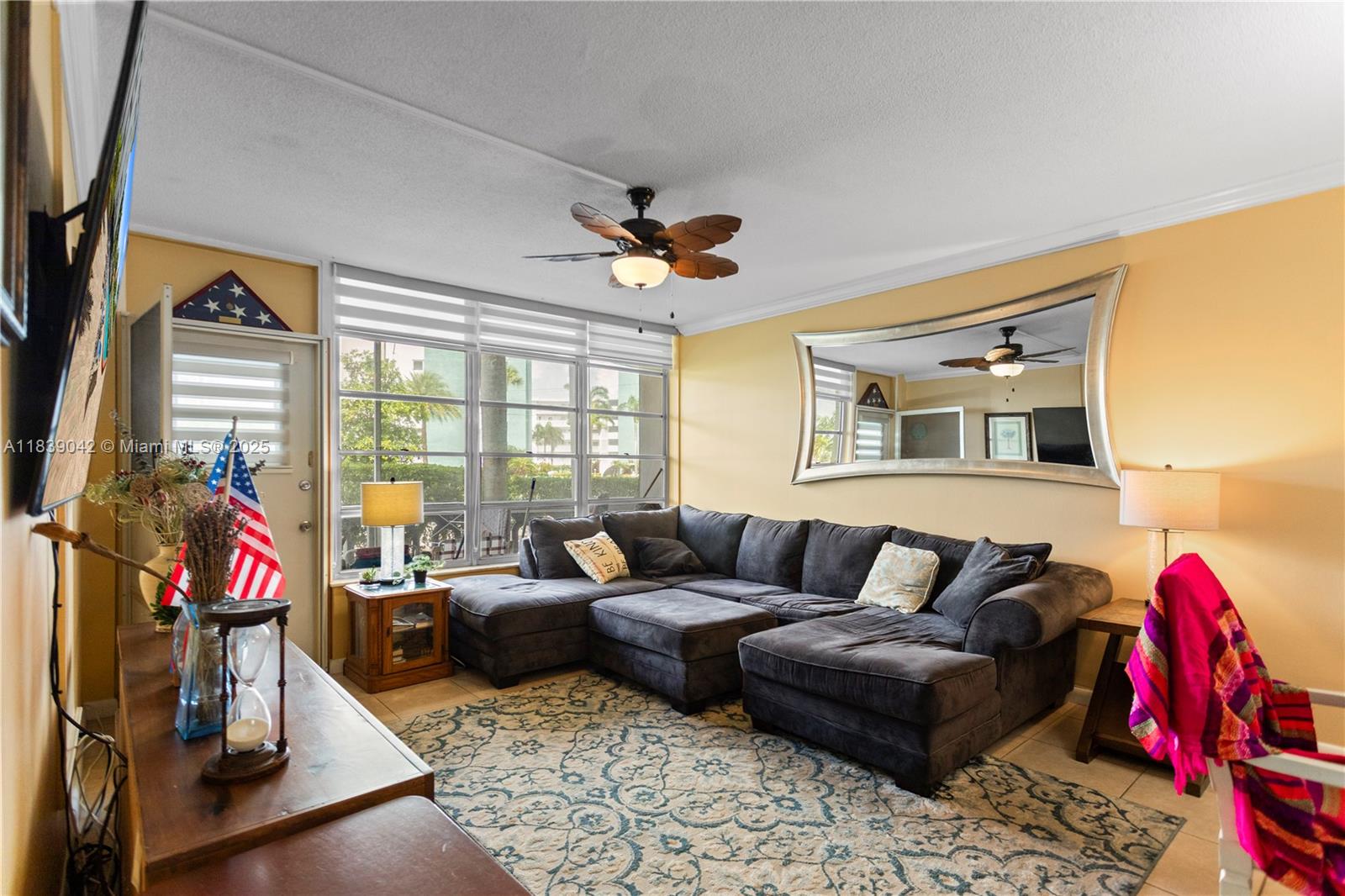 GOLDEN VIEW CONDO - Residential