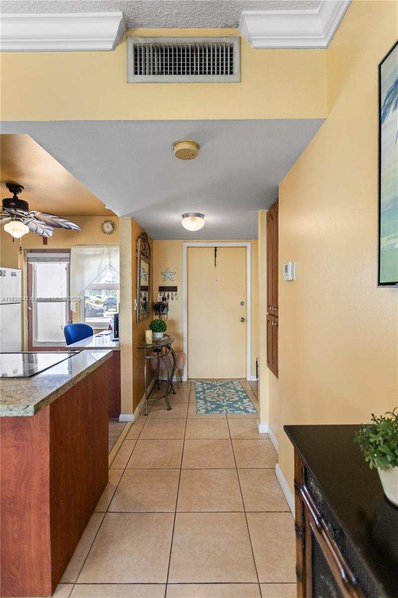 GOLDEN VIEW CONDO - Residential