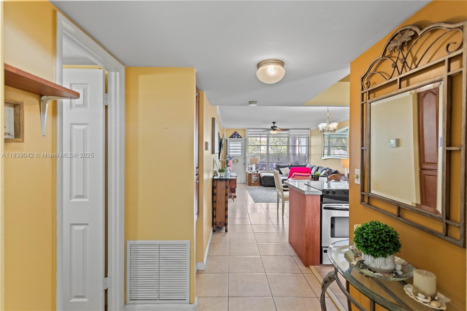 GOLDEN VIEW CONDO - Residential