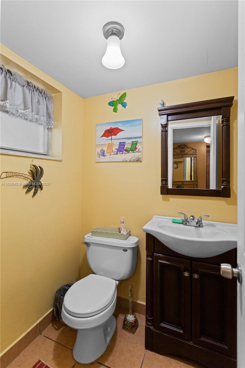 GOLDEN VIEW CONDO - Residential