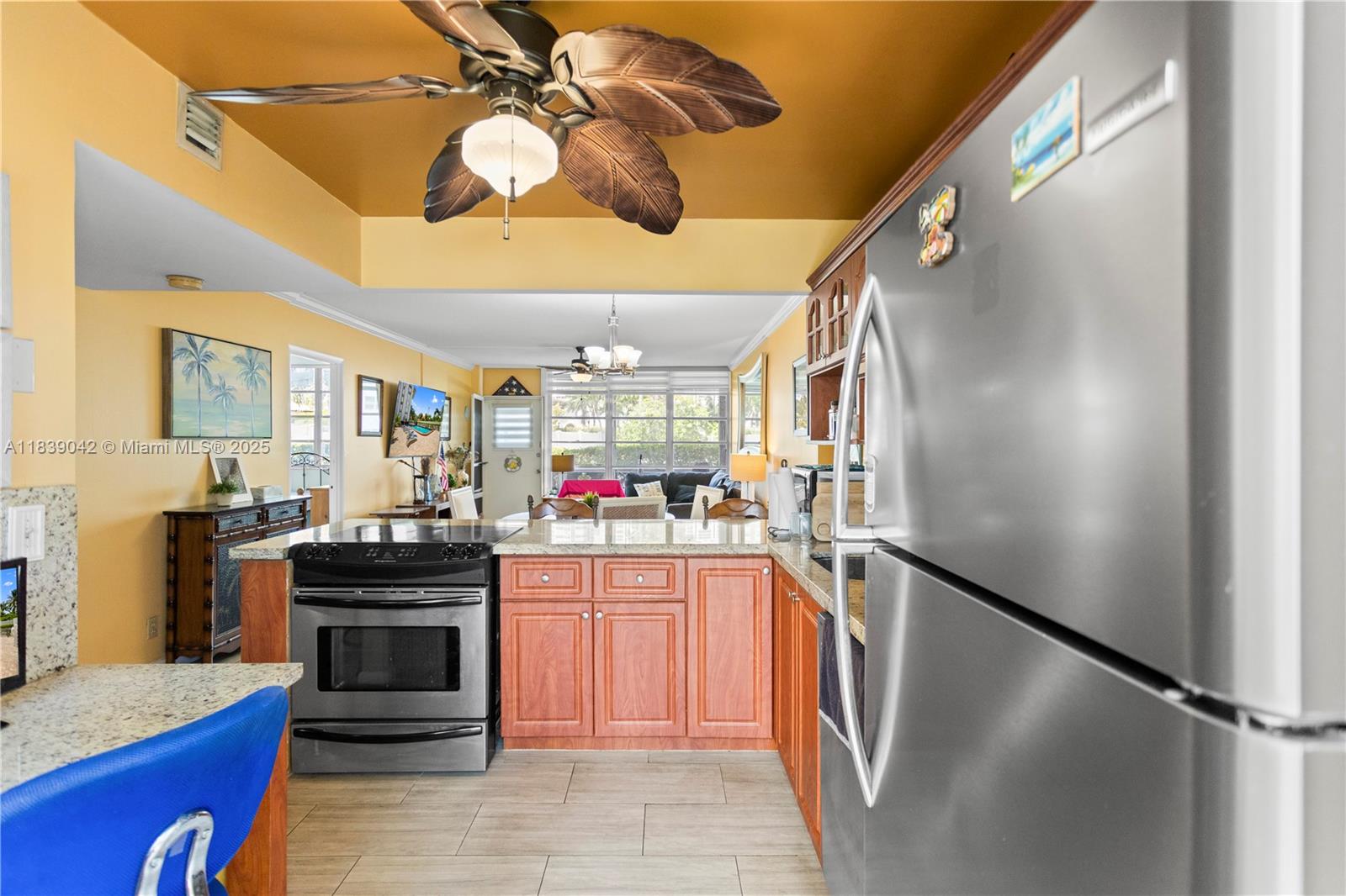 GOLDEN VIEW CONDO - Residential