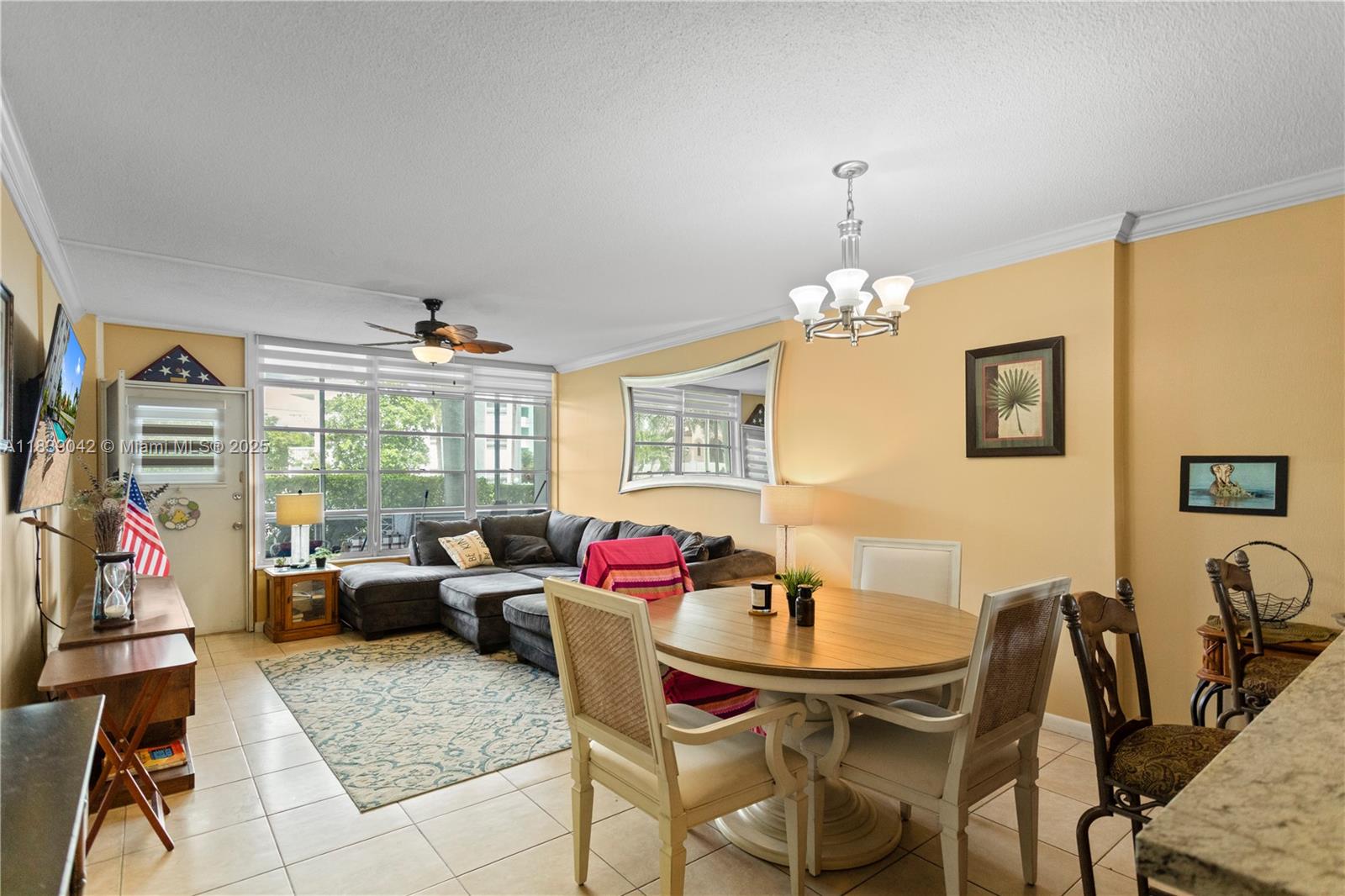 GOLDEN VIEW CONDO - Residential