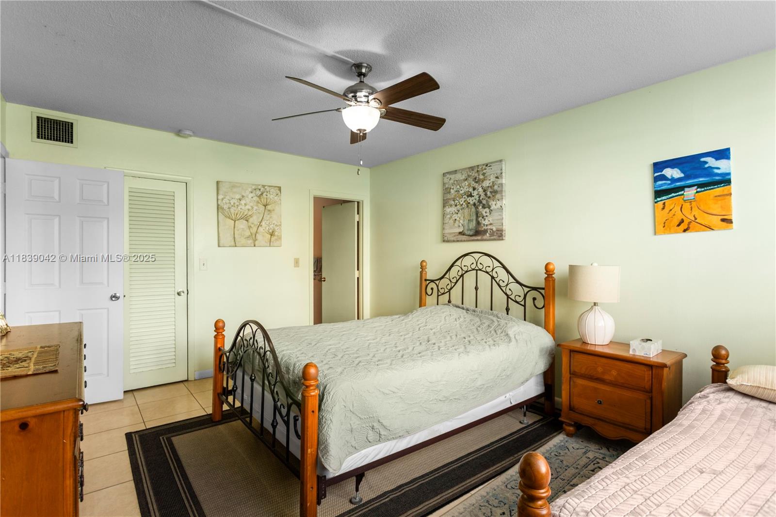 GOLDEN VIEW CONDO - Residential