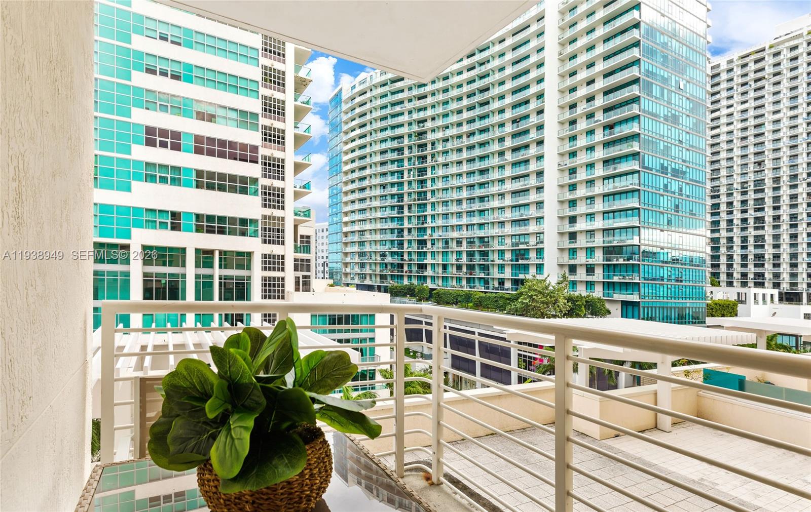 MIDBLOCK MIAMI CONDO - Residential