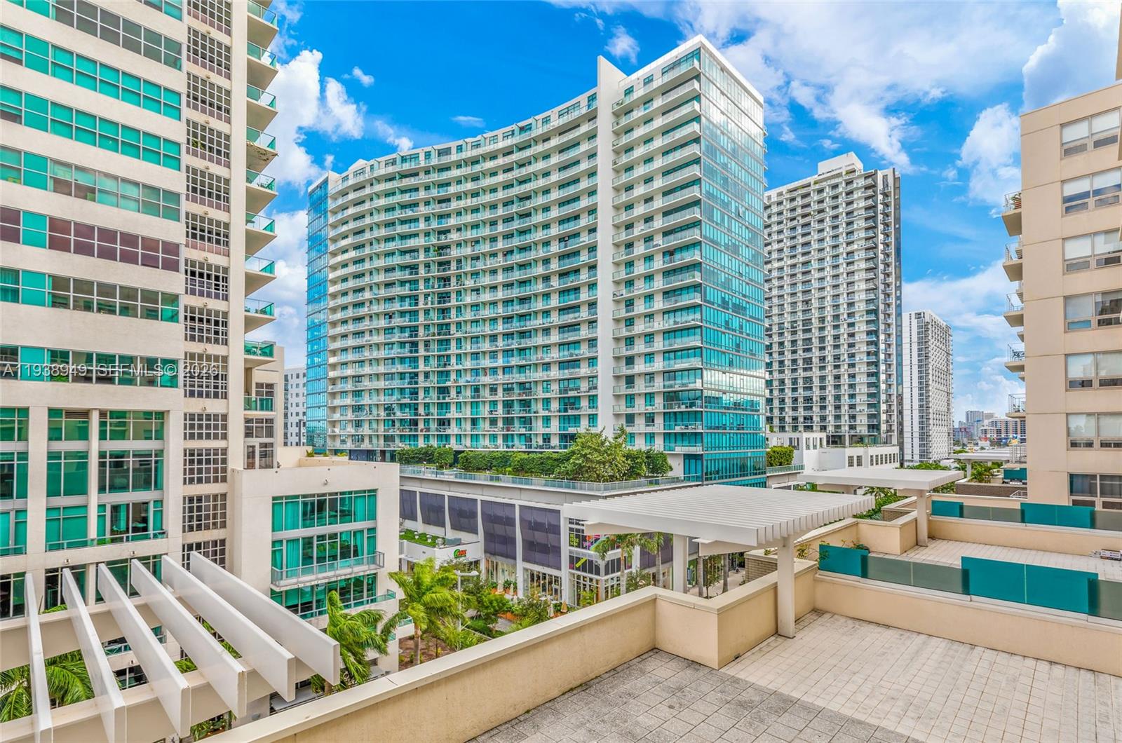 MIDBLOCK MIAMI CONDO - Residential