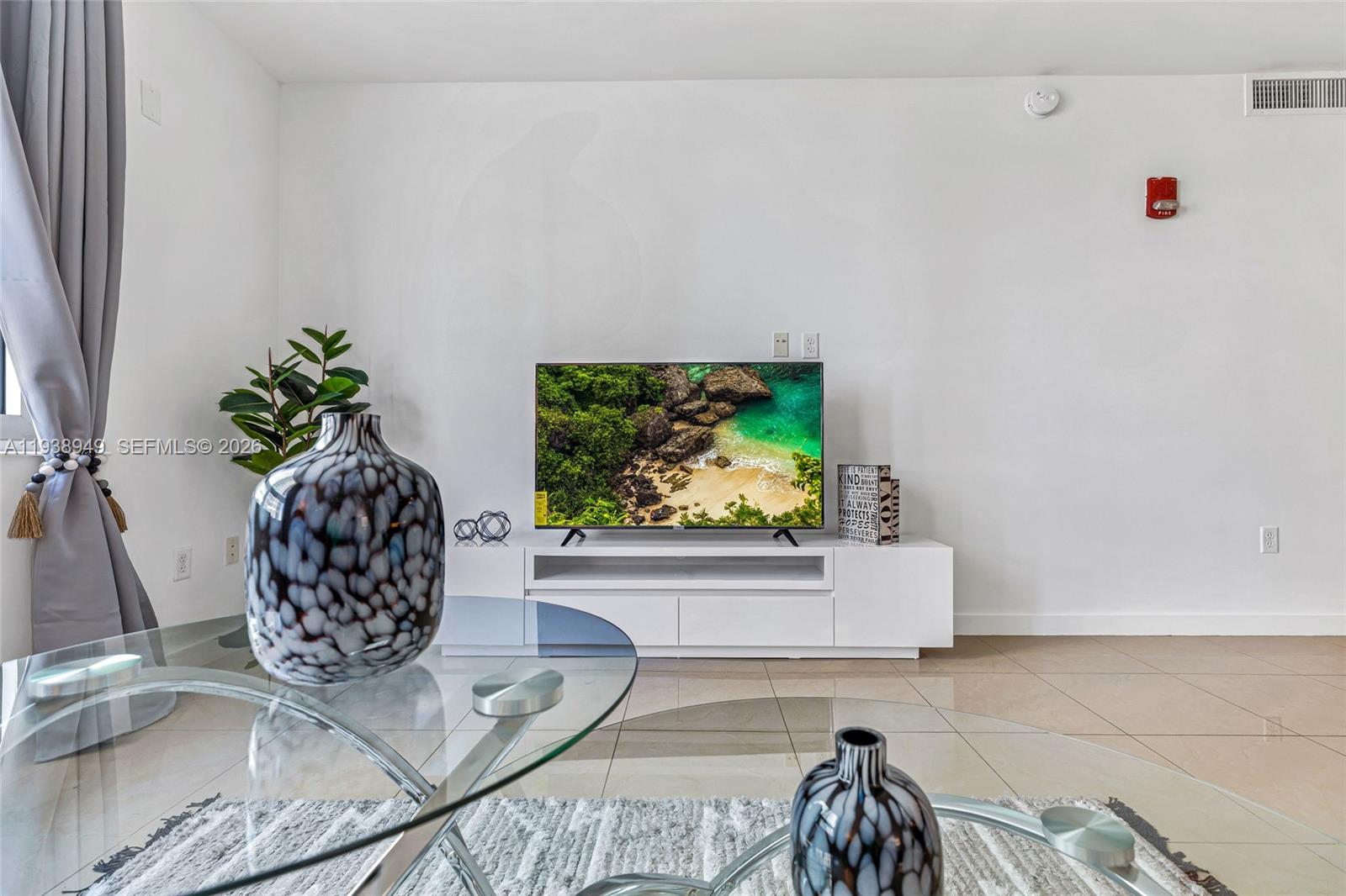 MIDBLOCK MIAMI CONDO - Residential