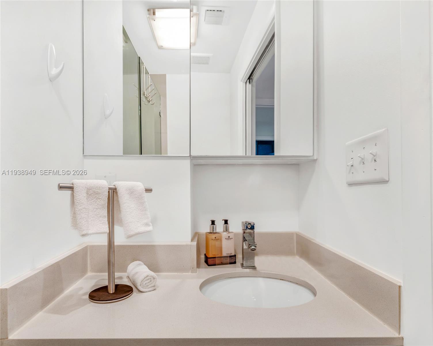 MIDBLOCK MIAMI CONDO - Residential