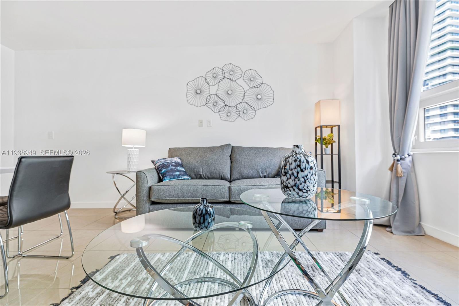 MIDBLOCK MIAMI CONDO - Residential