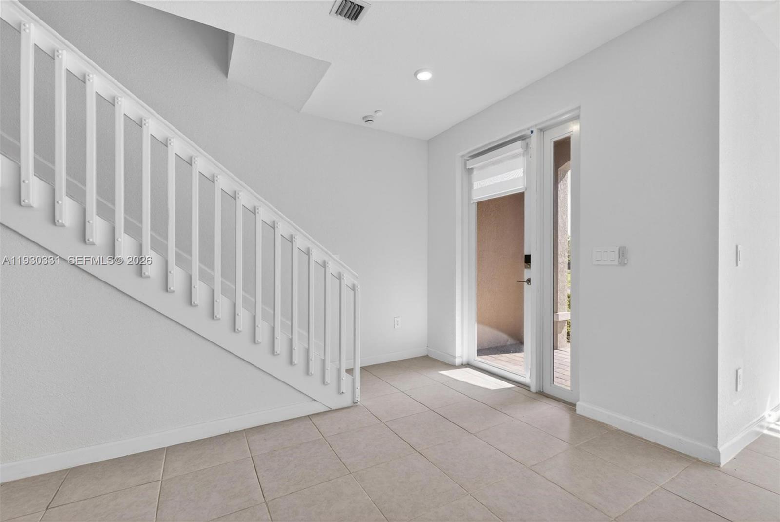 DOWN SOUTH - Residential Lease