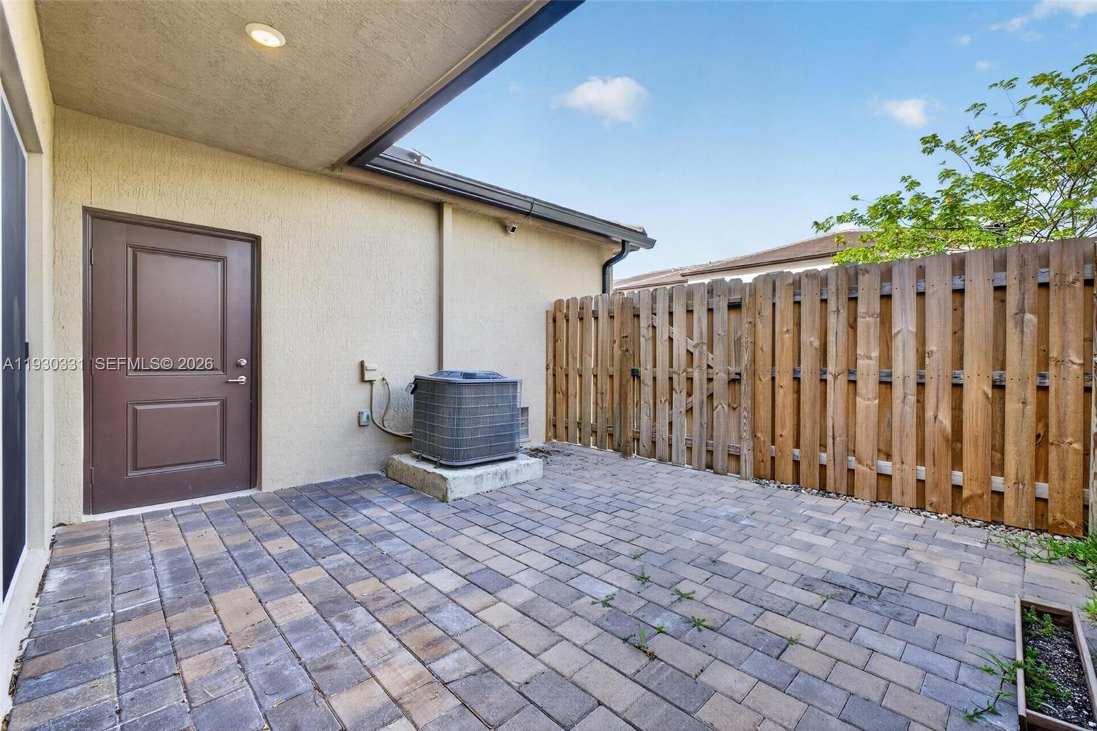 DOWN SOUTH - Residential Lease