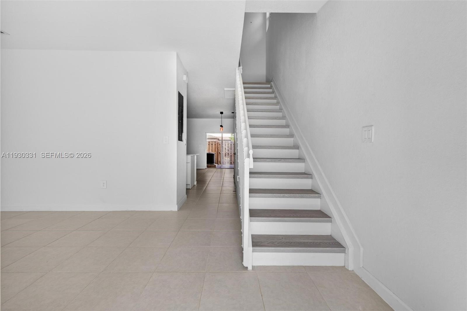 DOWN SOUTH - Residential Lease