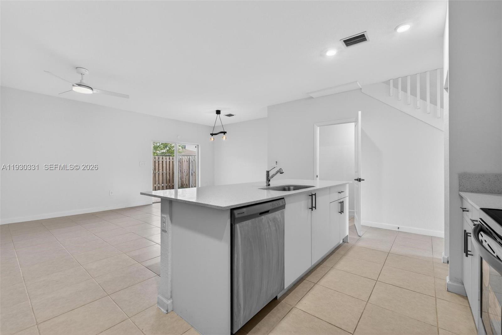 DOWN SOUTH - Residential Lease