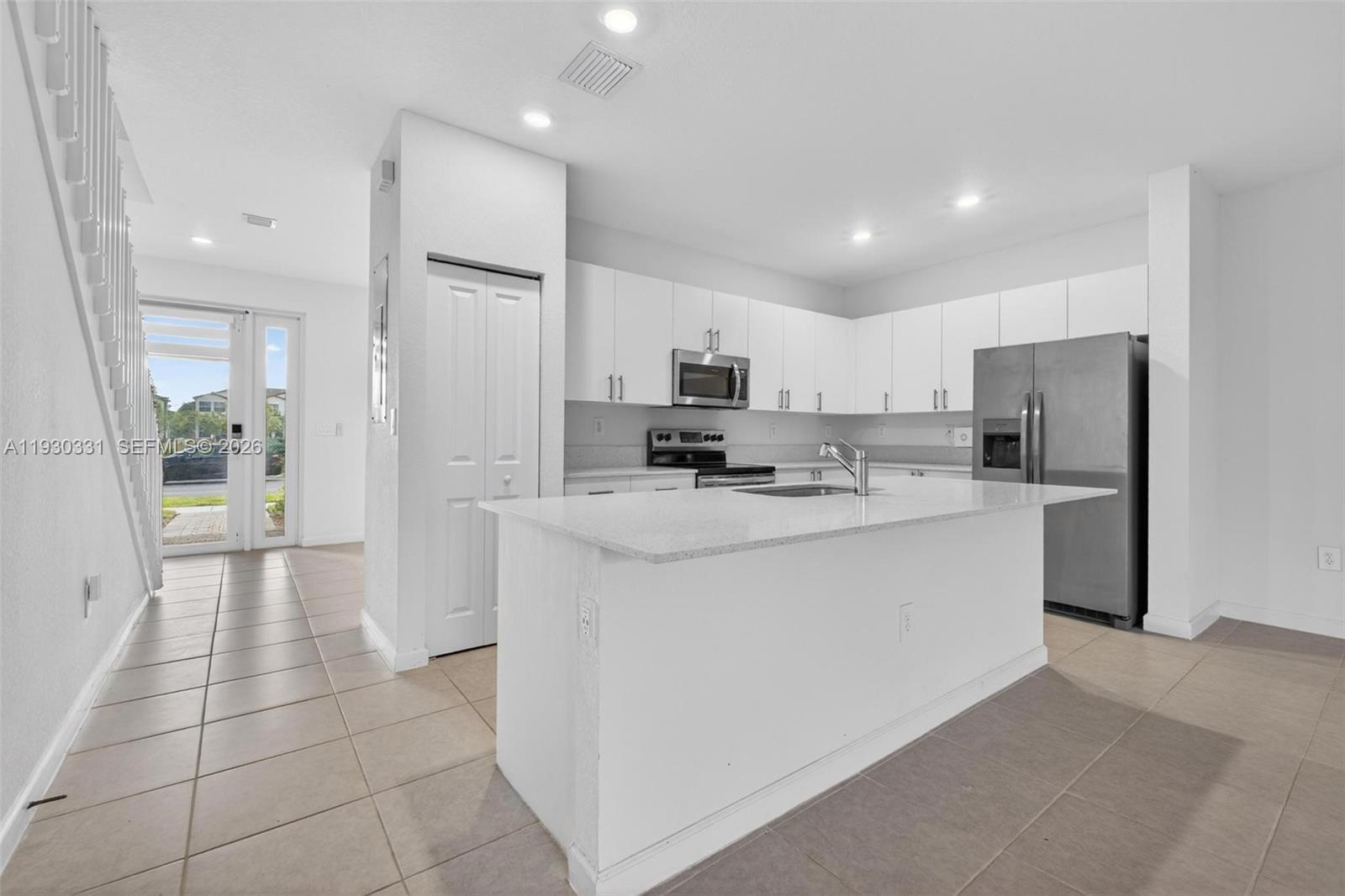 DOWN SOUTH - Residential Lease