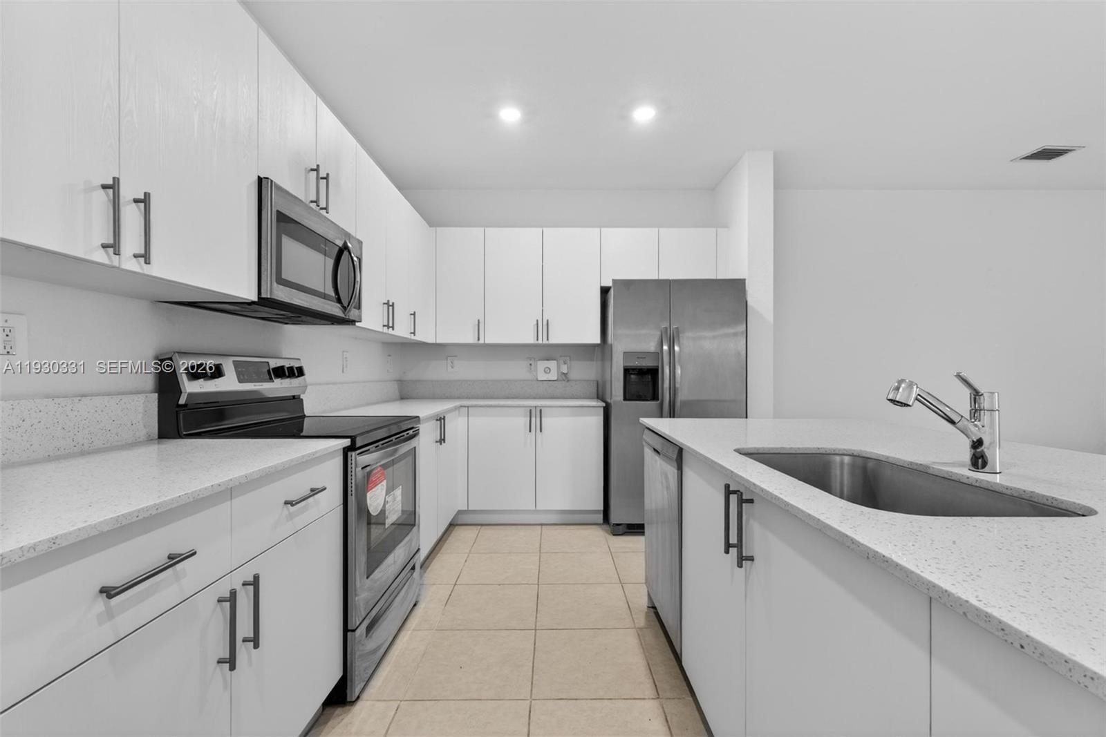 DOWN SOUTH - Residential Lease