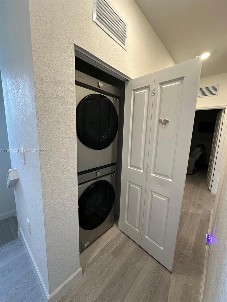 DOWN SOUTH - Residential Lease