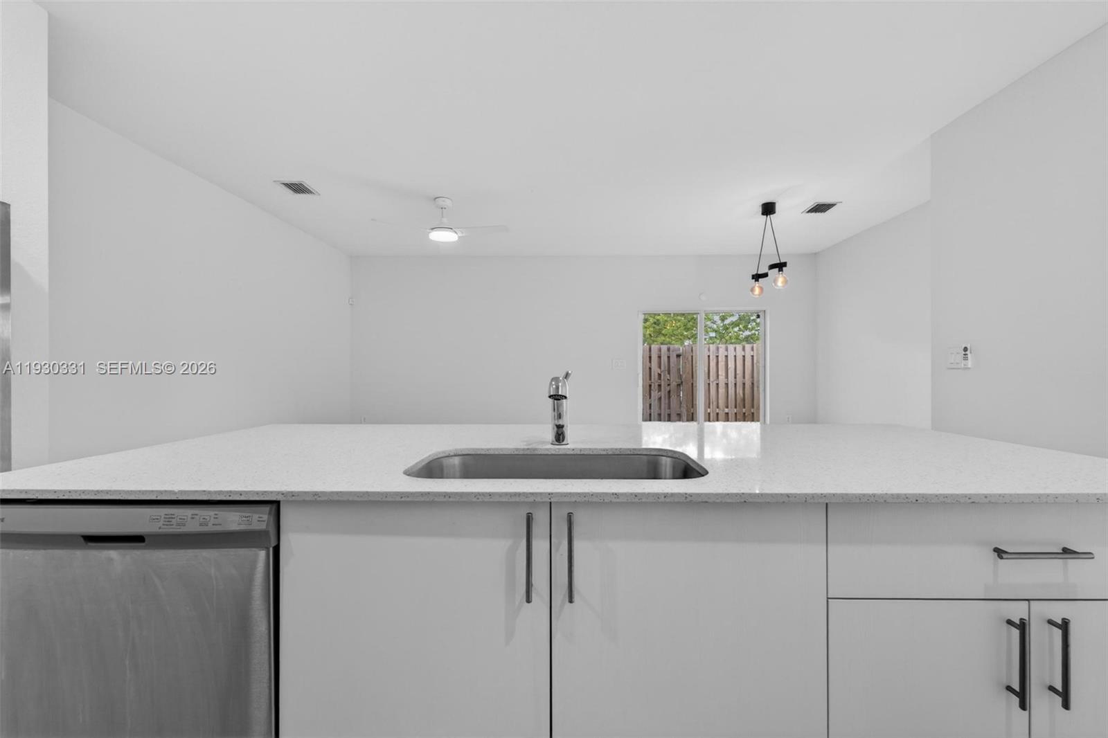 DOWN SOUTH - Residential Lease