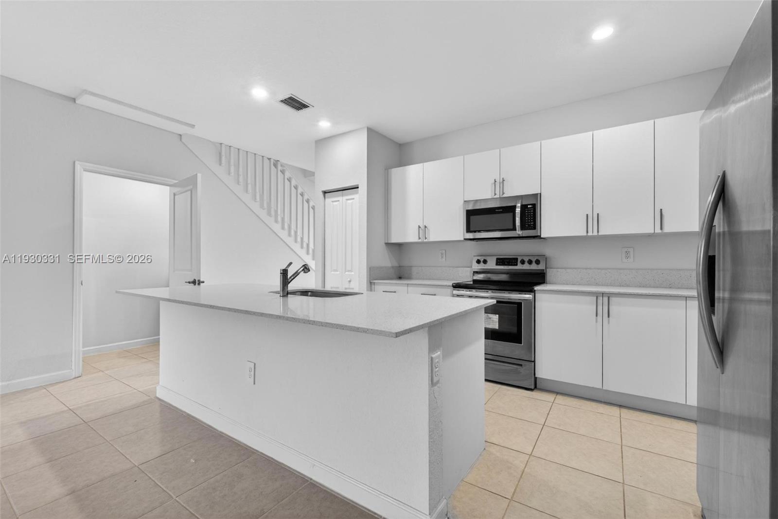 DOWN SOUTH - Residential Lease