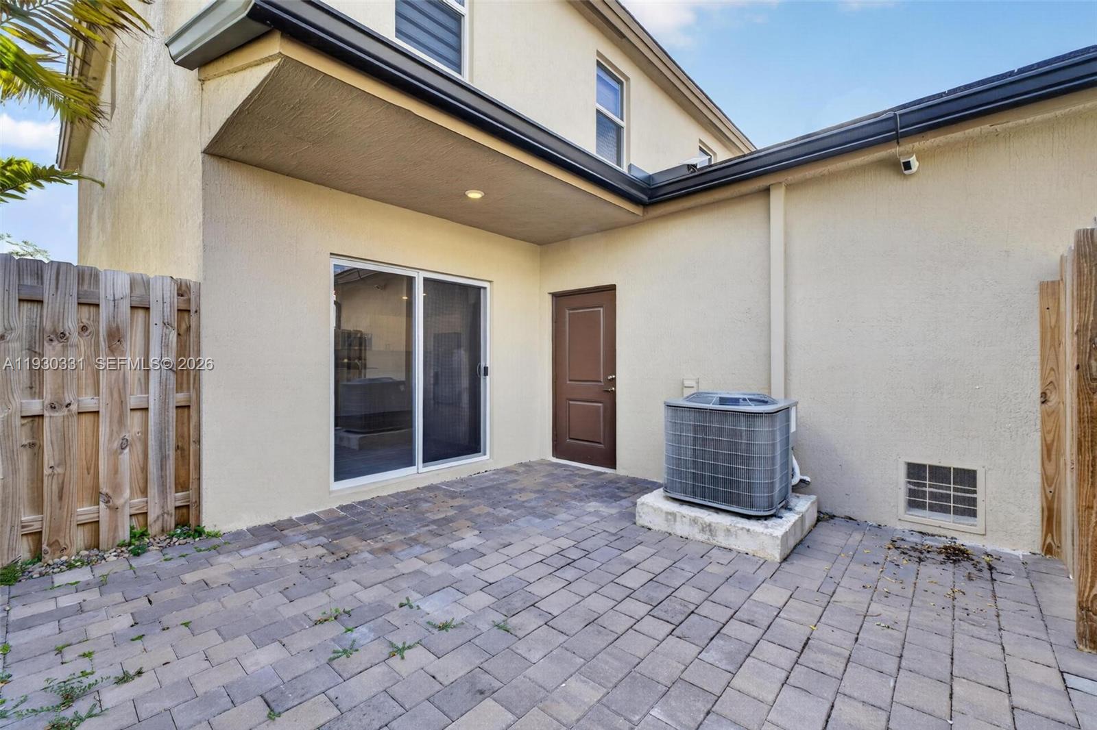 DOWN SOUTH - Residential Lease