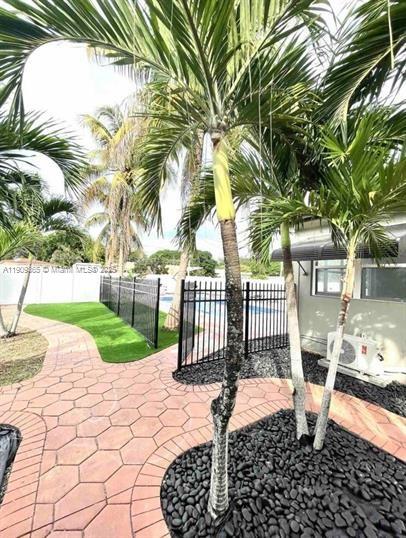 HOLLYWOOD SOUTH SIDE ADD - Residential Lease