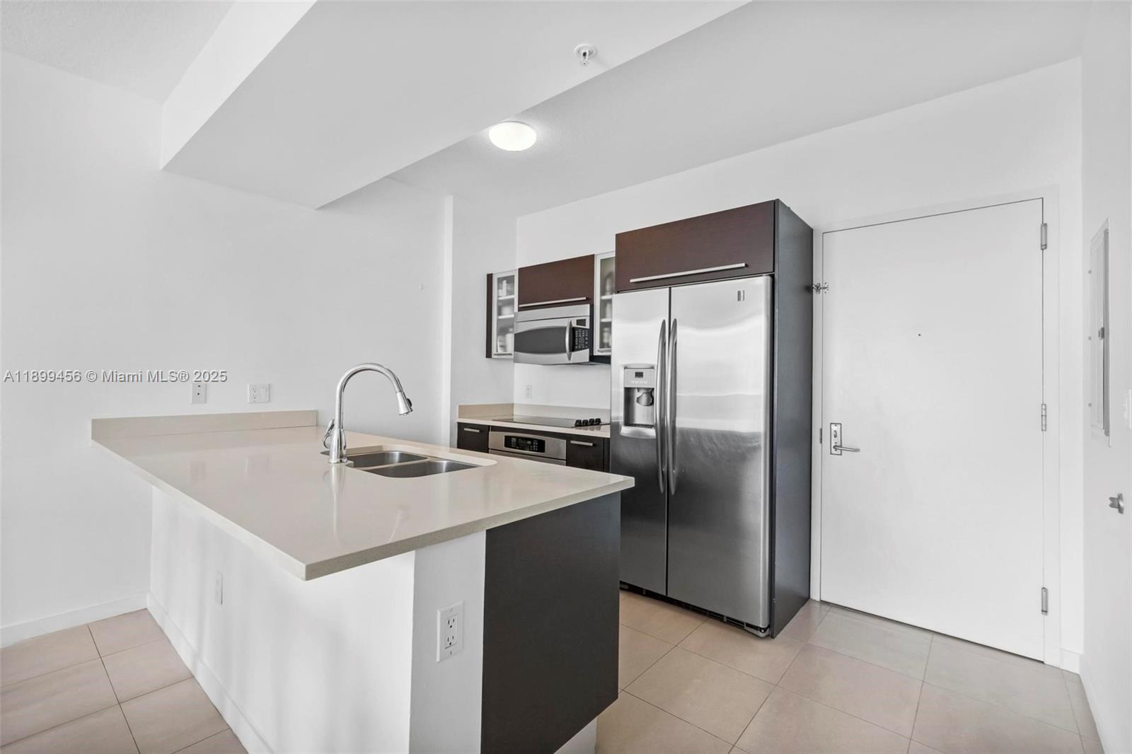 GALLERY ART CONDO - Residential