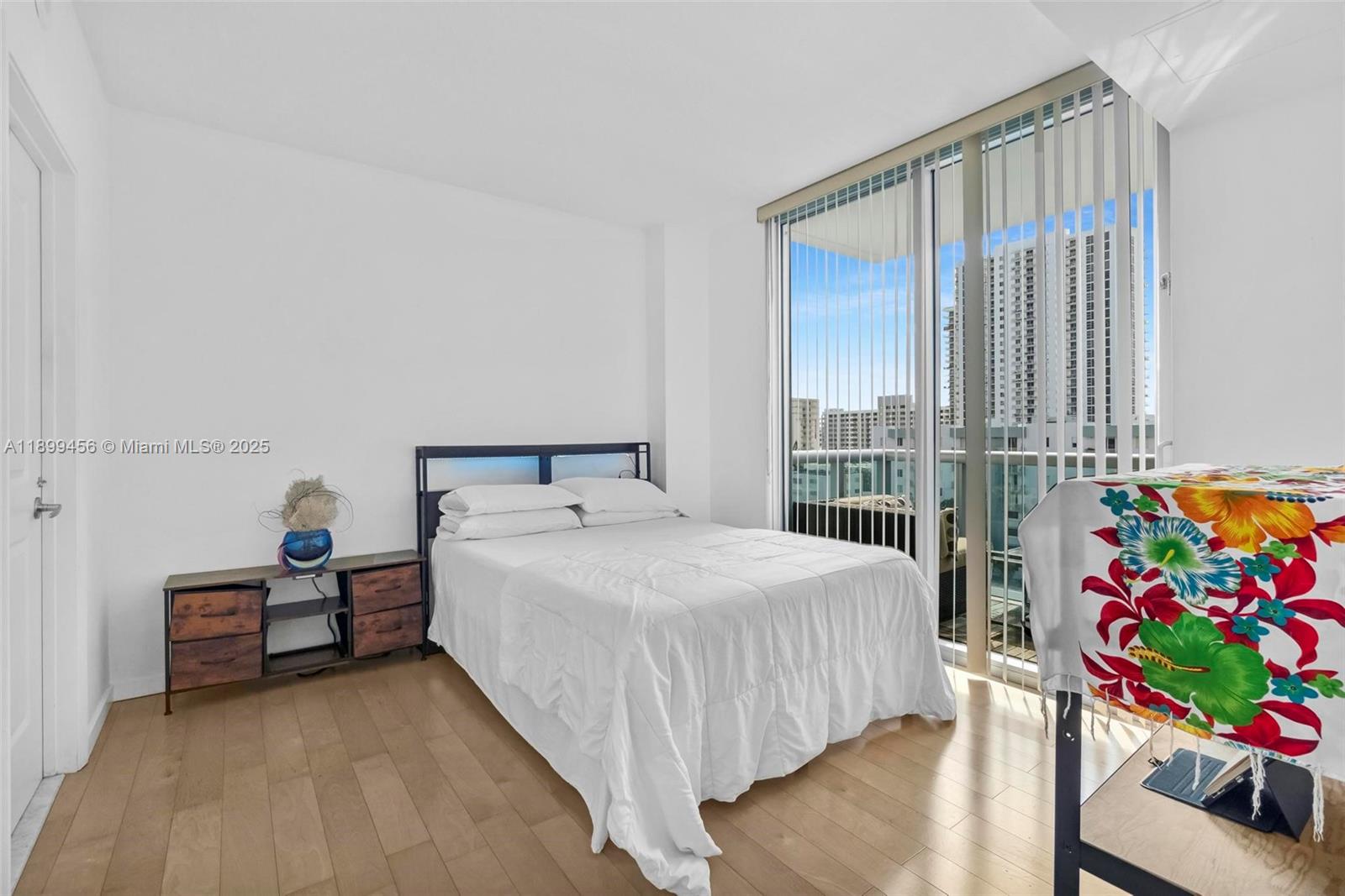 GALLERY ART CONDO - Residential